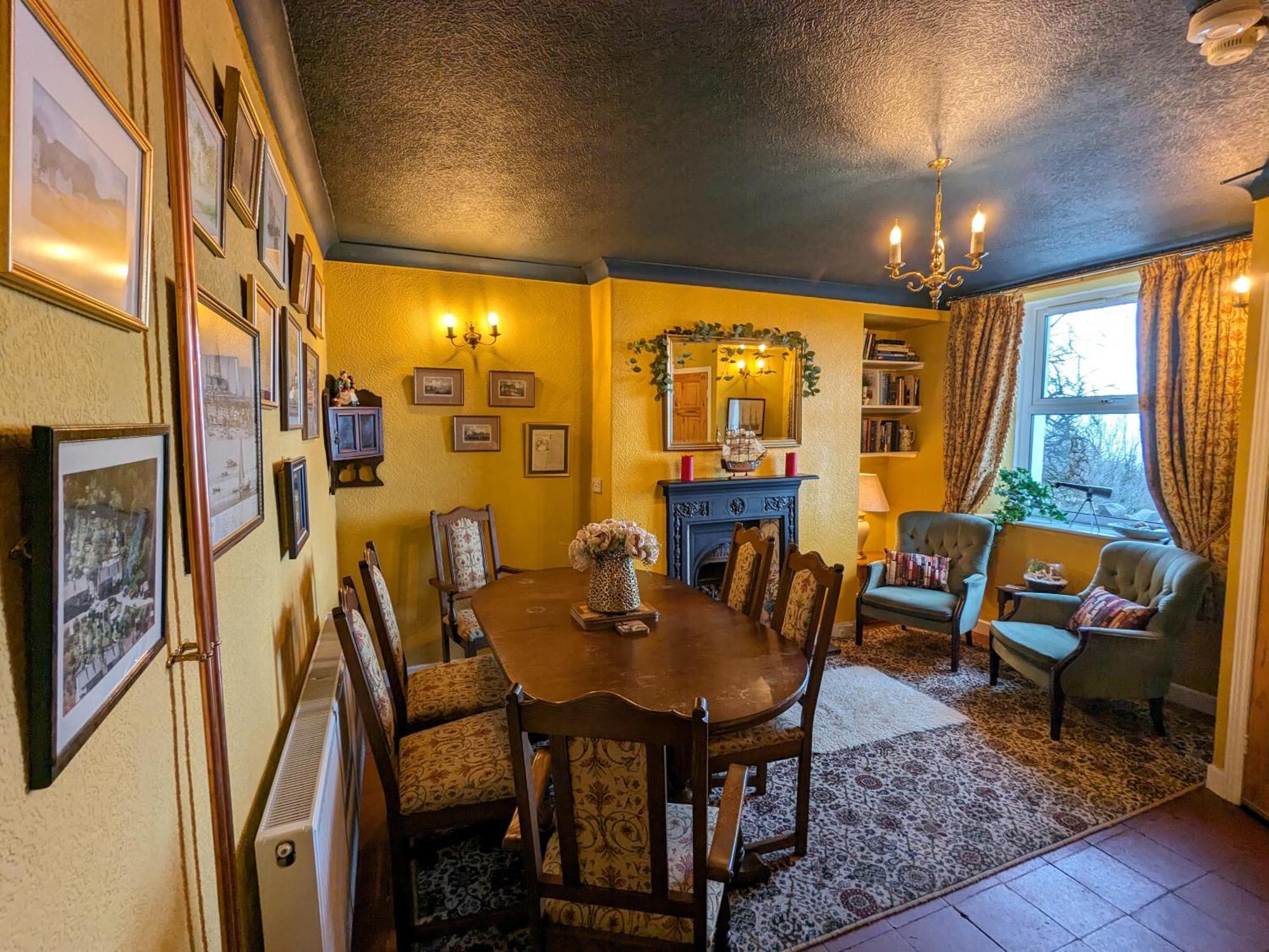 Fantastic Sea Views At Century'S Old Alma'S Cottage - Sleeps Up To 8 Guests Penmaen-mawr Exteriér fotografie